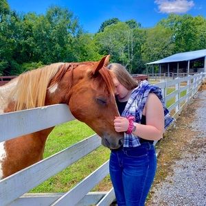 Meet your Posher, Haylie